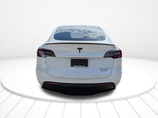 Pearl White Multi-Coat 2023 Tesla Model Y Performance Dual Motor All-Wheel Drive