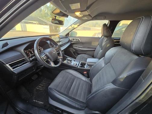 2022 Mitsubishi Outlander SE