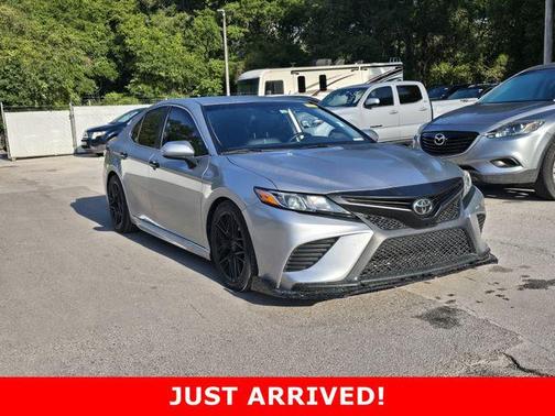 Celestial Silver Metallic 2020 Toyota Camry SE