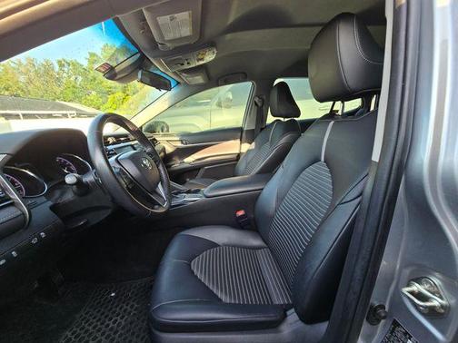Celestial Silver Metallic 2020 Toyota Camry SE
