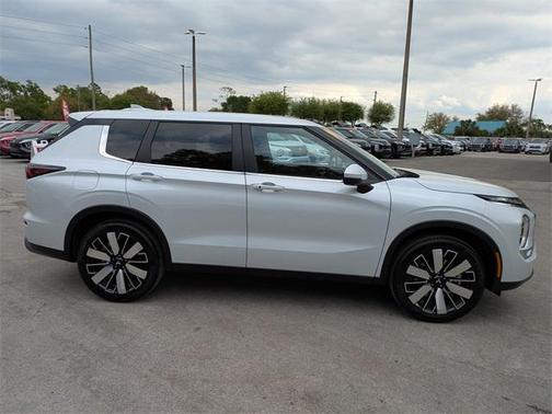 2025 Mitsubishi Outlander SE 2.5 2WD