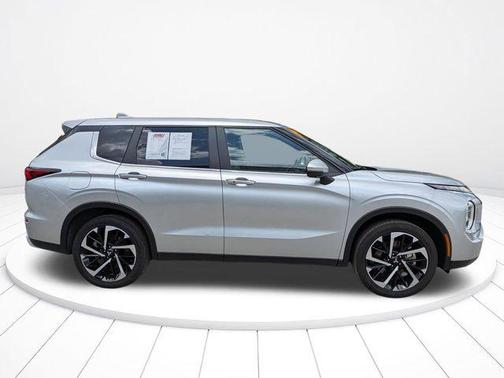 Alloy Silver Metallic 2024 Mitsubishi Outlander SE S-AWC