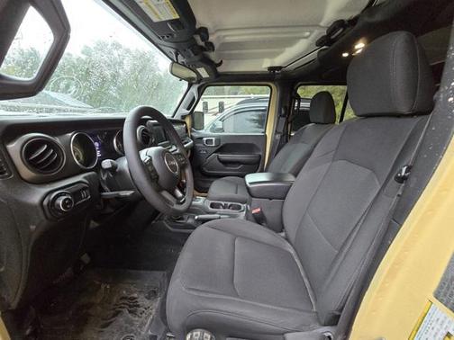 2023 Jeep Gladiator Sport S