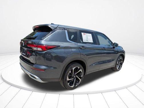 Cosmic Blue Metallic 2024 Mitsubishi Outlander SE
