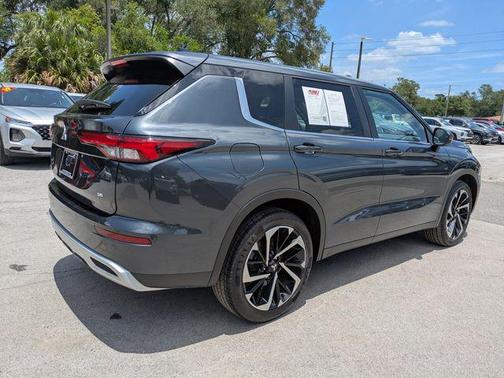 Cosmic Blue Metallic 2024 Mitsubishi Outlander SE