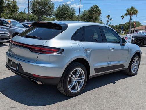 2021 Porsche Macan Base