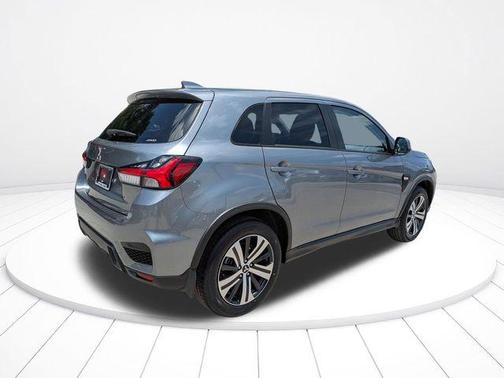 Mercury Gray Metallic 2026 Mitsubishi Outlander Sport 2.0 ES