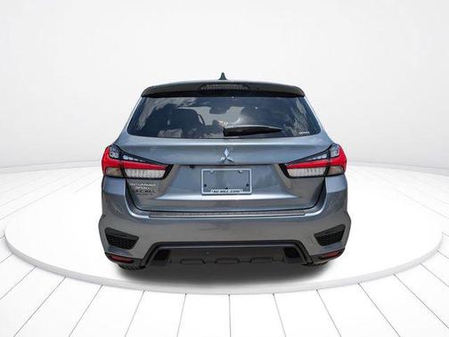Mercury Gray Metallic 2026 Mitsubishi Outlander Sport 2.0 ES