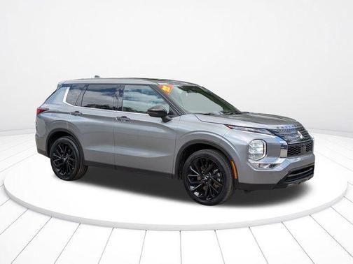 2022 Mitsubishi Outlander Black Edition 2WD