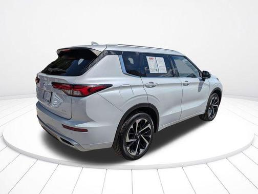 White Diamond 2022 Mitsubishi Outlander SEL