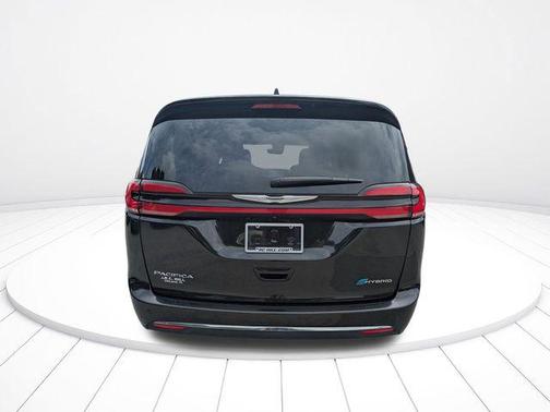 Brilliant Black Crystal Pearlcoat 2023 Chrysler Pacifica Hybrid Touring L
