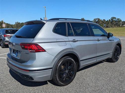 2022 Volkswagen Tiguan 2.0T SE R-Line Black 4MOTION