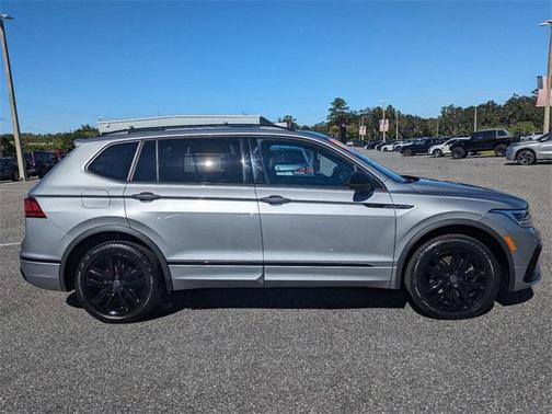 2022 Volkswagen Tiguan 2.0T SE R-Line Black 4MOTION