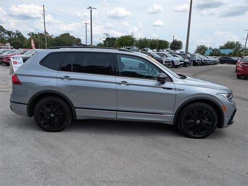 2022 Volkswagen Tiguan 2.0T SE R-Line Black 4MOTION