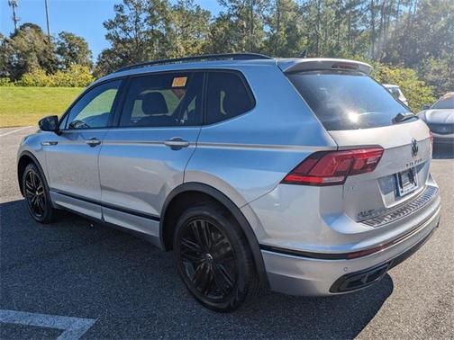 2022 Volkswagen Tiguan 2.0T SE R-Line Black 4MOTION
