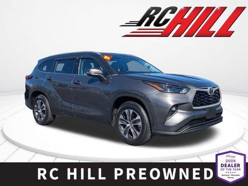 Magnetic Gray Metallic 2022 Toyota Highlander XLE