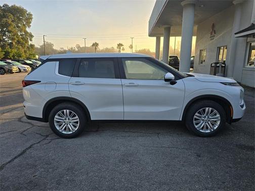 2024 Mitsubishi Outlander ES 2.5 2WD