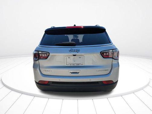 Silver Zynith Metallic Clearcoat 2024 Jeep Compass Limited