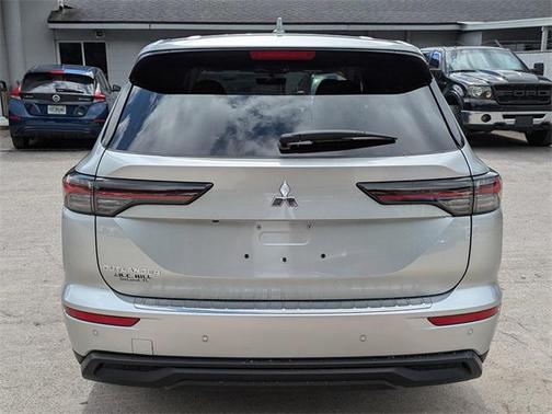 2025 Mitsubishi Outlander ES 2.5 2WD