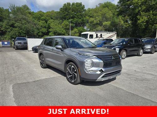 Alloy Silver Metallic 2024 Mitsubishi Outlander SE 2.5 S-AWC