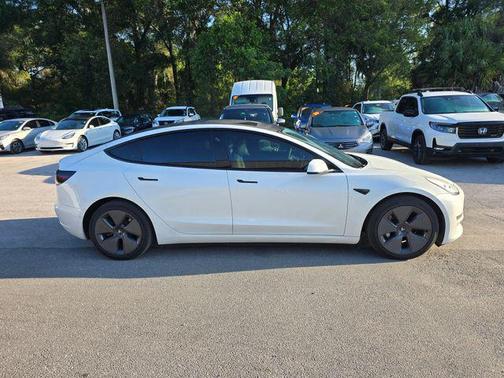 Pearl White Multi-Coat 2022 Tesla Model 3 Long Range