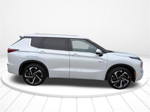 2025 Mitsubishi Outlander PHEV SEL