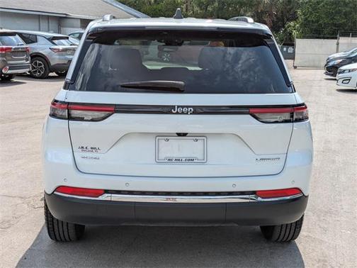 2024 Jeep Grand Cherokee Laredo
