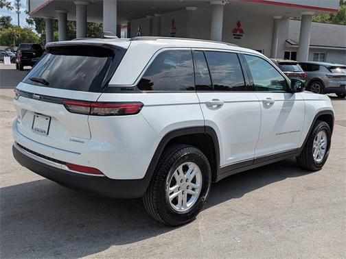 2024 Jeep Grand Cherokee Laredo