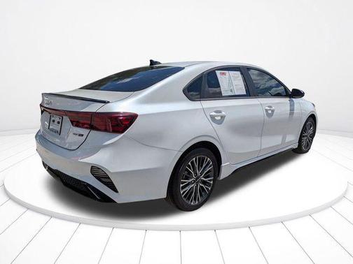 Snow White Pearl 2024 Kia Forte GT-Line