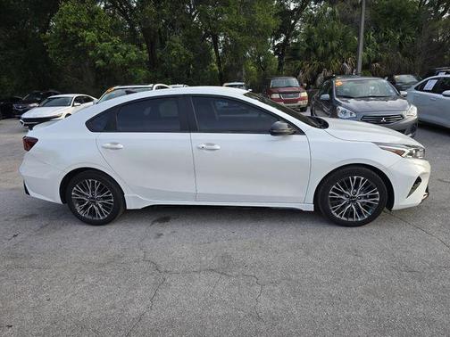 Snow White Pearl 2024 Kia Forte GT-Line