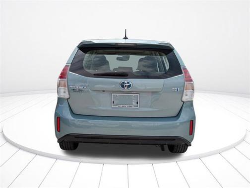 2017 Toyota Prius v Five