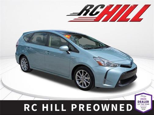 2017 Toyota Prius v Five