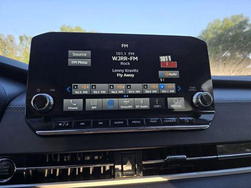 Gray 2024 Mitsubishi Outlander SE