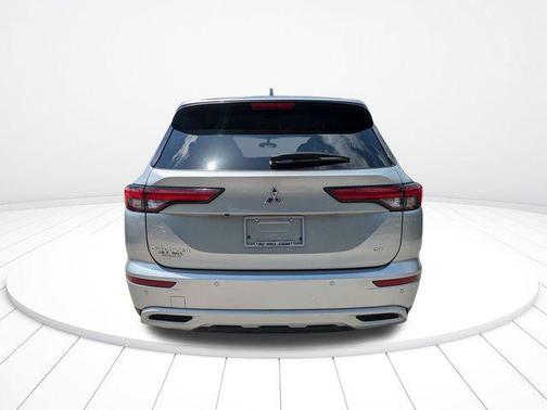 Gray 2024 Mitsubishi Outlander SE