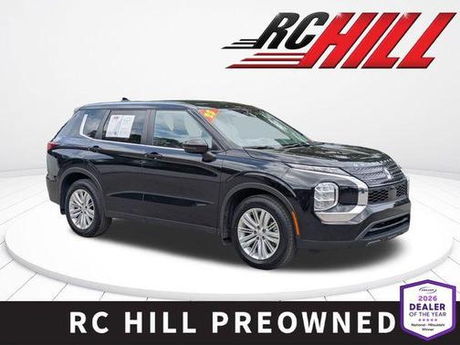 Labrador Black Pearl 2023 Mitsubishi Outlander ES 2.5 2WD