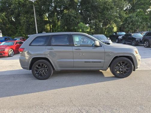 2021 Jeep Grand Cherokee Laredo