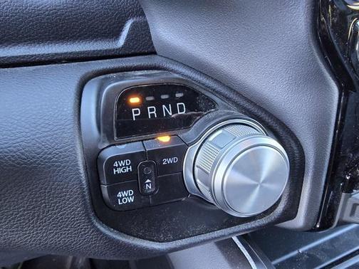 2024 RAM 2500 Laramie Crew Cab 4x4 6'4' Box