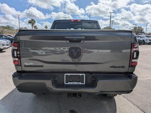 2024 RAM 2500 Laramie Crew Cab 4x4 6'4' Box