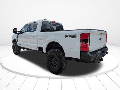 Oxford White 2025 Ford F-250 Lariat