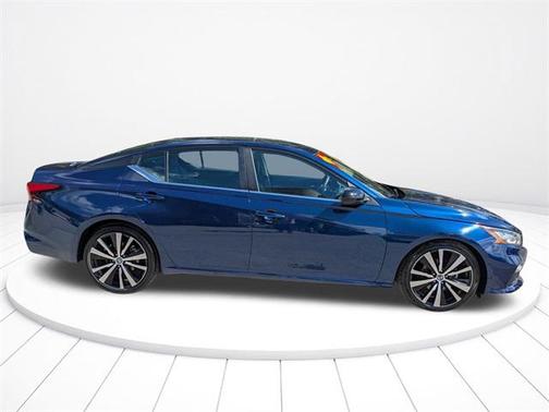 2022 Nissan Altima SR FWD