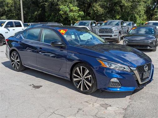 2022 Nissan Altima SR FWD