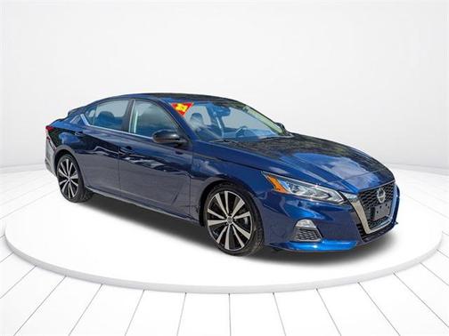 2022 Nissan Altima SR FWD