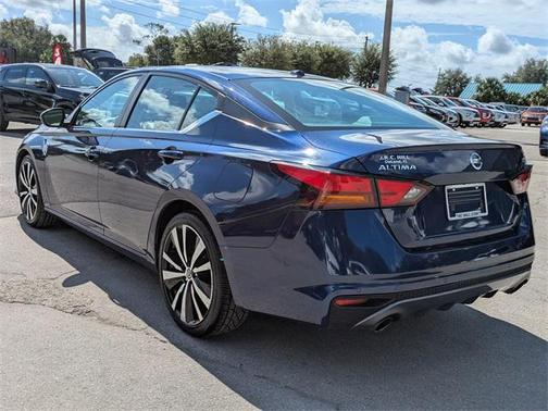 2022 Nissan Altima SR FWD