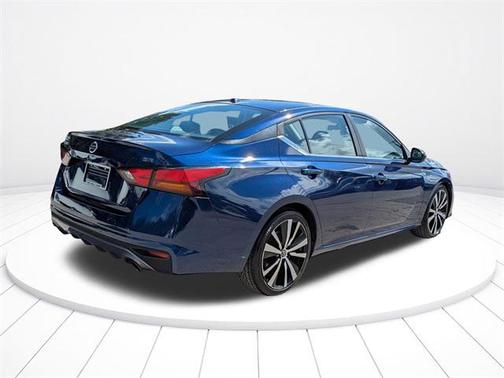 2022 Nissan Altima SR FWD