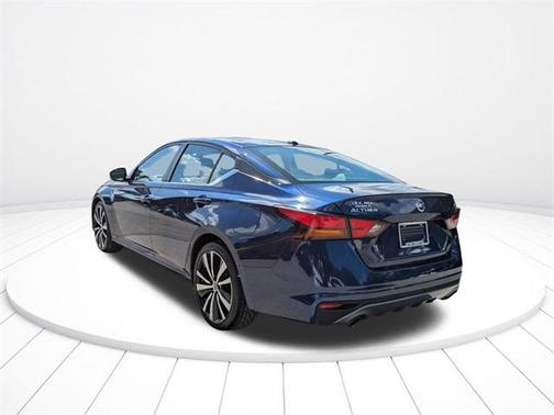 2022 Nissan Altima SR FWD