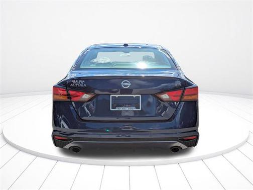 2022 Nissan Altima SR FWD