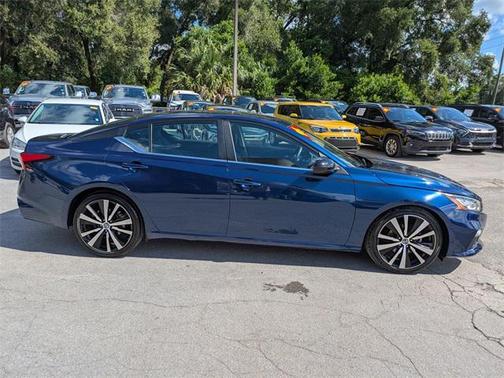 2022 Nissan Altima SR FWD