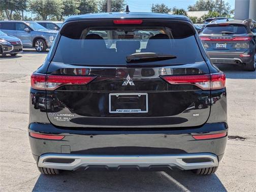 2022 Mitsubishi Outlander SE