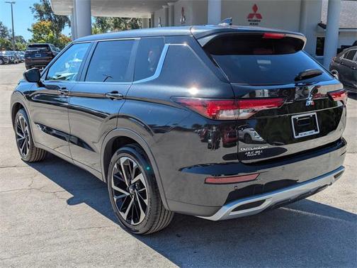 2022 Mitsubishi Outlander SE