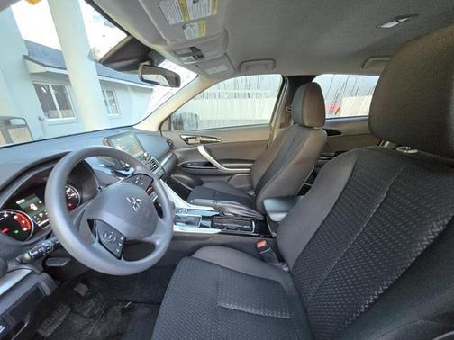 2024 Mitsubishi Eclipse Cross LE